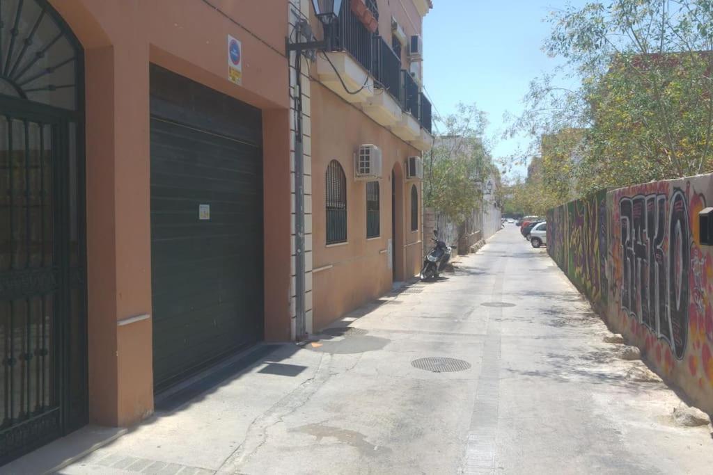 Apartamento Con Parking Gratis En El Centro De Malagaアパートメント エクステリア 写真